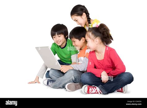 Children Using Computer に対する画像結果