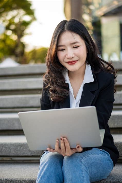 Afbeeldingsresultaten voor A Business Using a Computer