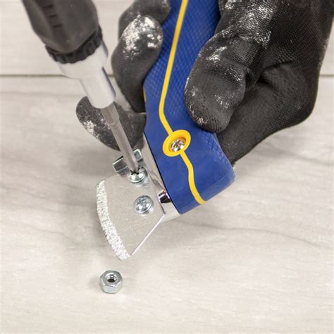 How to Use a Grout Rake に対する画像結果