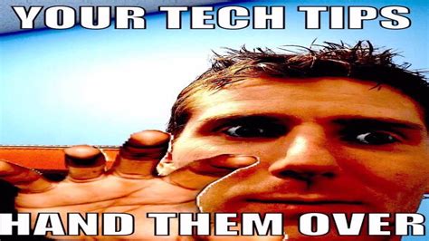 Toradh íomhá ar Linus Tech Tips Meme Background