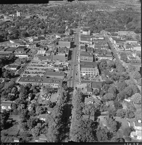 Toradh íomhá ar Digital Multimeter Measuring Voltage