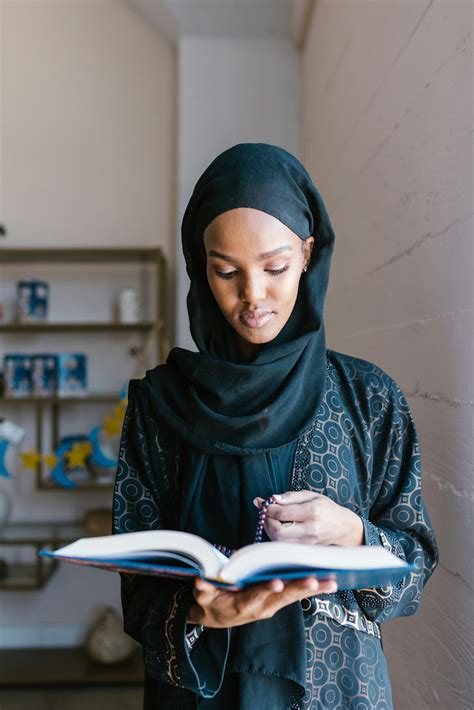 Bildergebnis für Islamic Library People