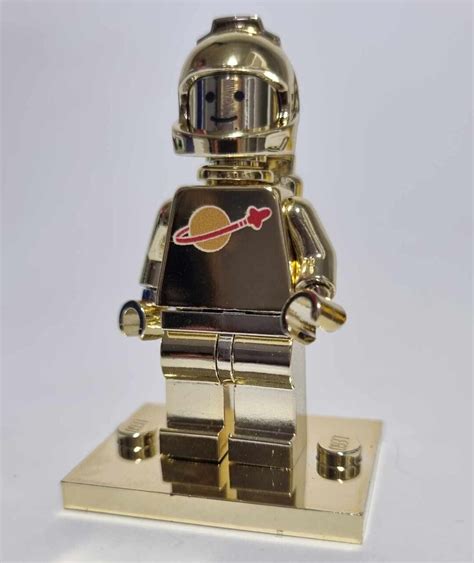 LEGO Gold Spaceman に対する画像結果