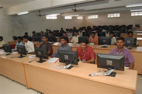 Suria College of Engineering に対する画像結果