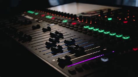 Radio Station Soundboard に対する画像結果