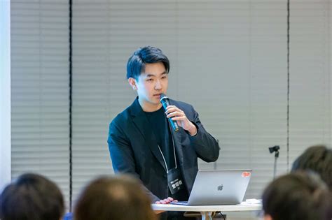 Data Uploading UI in React に対する画像結果