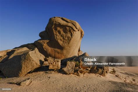 Solitaire Namibia Stock Photo - Download Image Now - Africa, Desert ...