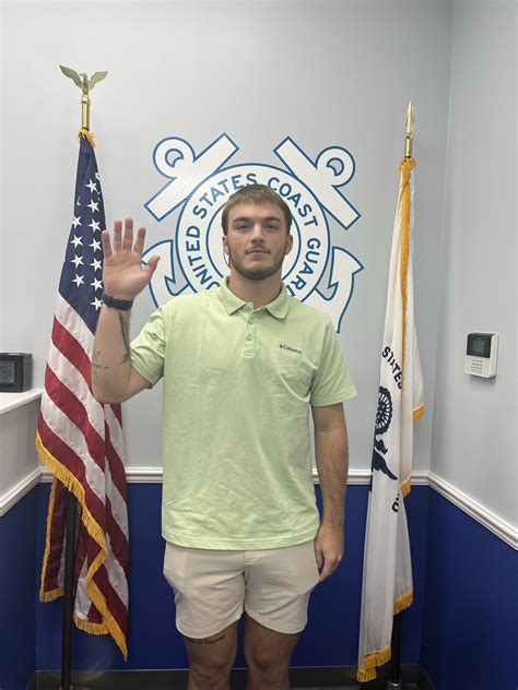 Toradh íomhá ar Coast Guard Delayed Entry Program