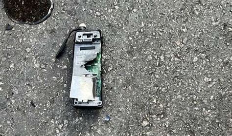 Pagers Explode Meme に対する画像結果