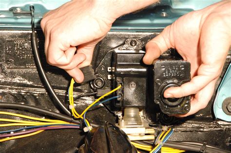 Toradh íomhá ar How to Change a 1967 Chevelle Wiper Switch