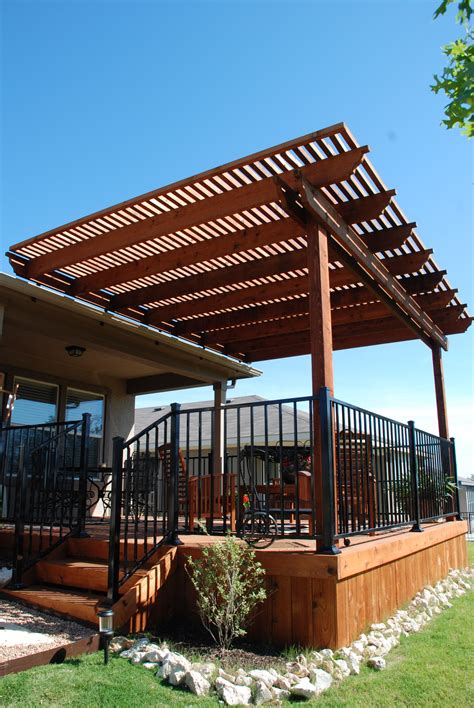 Résultat d’images pour Pergola Designs On Decks