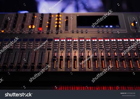 Toradh íomhá ar Recording Studio Work