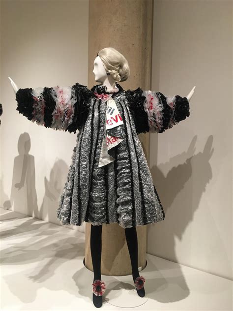 Glenn Close Cruella De Vil Costumes के लिए छवि परिणाम