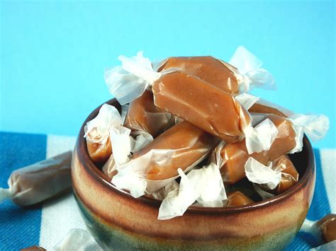 Toradh íomhá ar Candy Cane Meringue Cookies