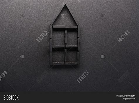 Toradh íomhá ar House Built On Slab