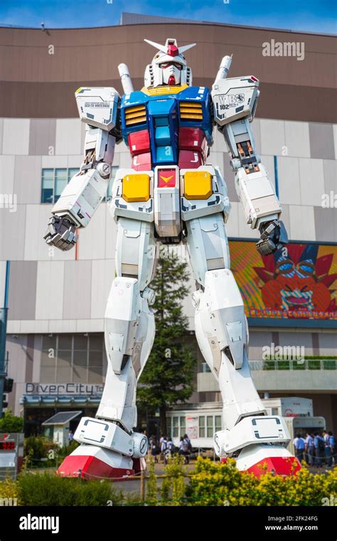 Living Transformers Giant Robots に対する画像結果