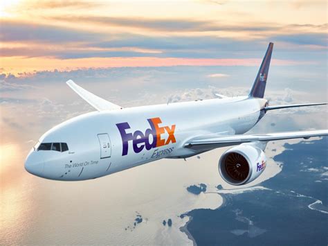Toradh íomhá ar FedEx Logo Evolution