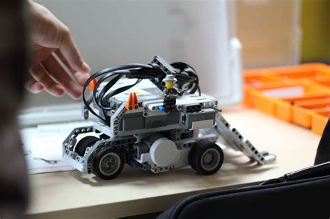 Image result for LEGO Roboter Schule