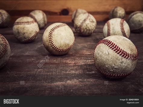 Old Baseball に対する画像結果