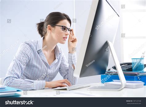 Typing Notes While Staring に対する画像結果