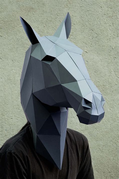 Low Poly Masquerade Mask Pattern എന്നതിനുള്ള ഇമേജ് ഫലം
