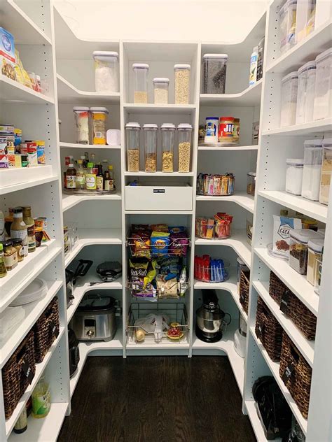 Walk-In Pantry Closet に対する画像結果