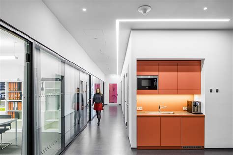 Zumtobel Lighting Control System に対する画像結果