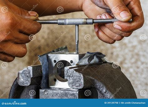 Using a Tapping Drill に対する画像結果