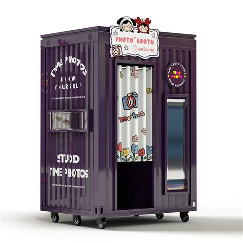 Toradh íomhá ar Operating Machine From Inside a Booth