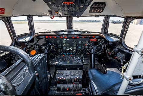 Cessna Skymaster Cockpit に対する画像結果