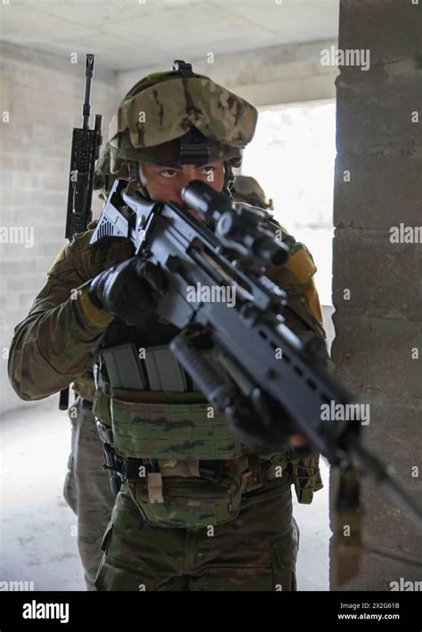 Afbeeldingsresultaten voor What Is a Military Stack Formation