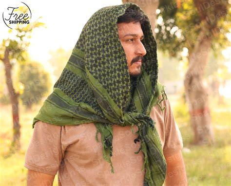 تصویر کا نتیجہ برائے Palestinian Keffiyeh