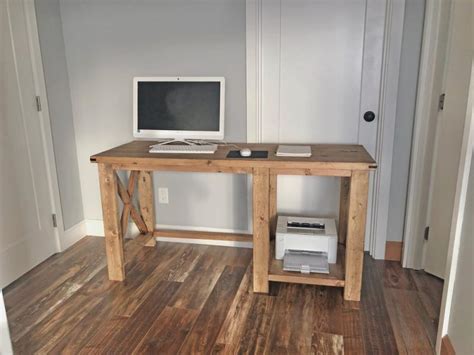 Toradh íomhá ar DIY Computer Table