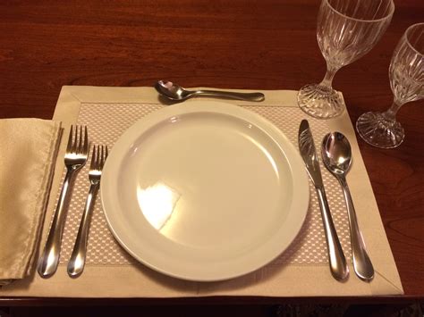 Table Set Up for 4 Course に対する画像結果