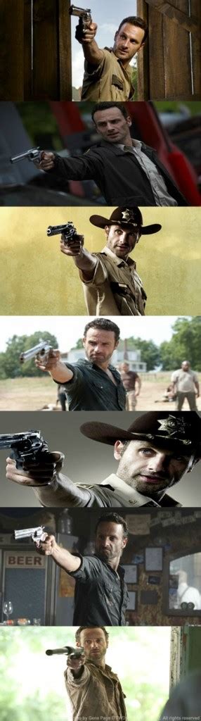 Toradh íomhá ar Rick Grimes Holding Python