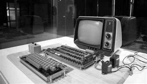 Toradh íomhá ar Picture of First Generation Computer