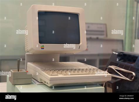 Afbeeldingsresultaten voor First Prototype of Computer