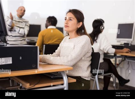 Toradh íomhá ar Computer Class Stock Images