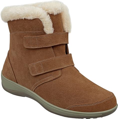 12 Orthopedic-Friendly Winter Boots to Help With Back Pain