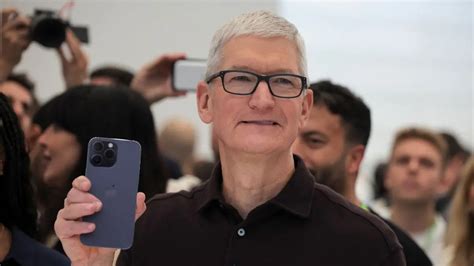 Toradh íomhá ar Tim Cook Me Moji