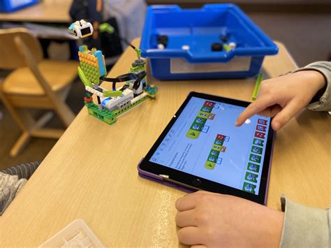 Image result for LEGO Roboter Schule