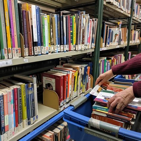 Library Book Search に対する画像結果