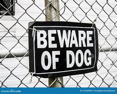 Toradh íomhá ar Warning Signage Do Not Open Sign