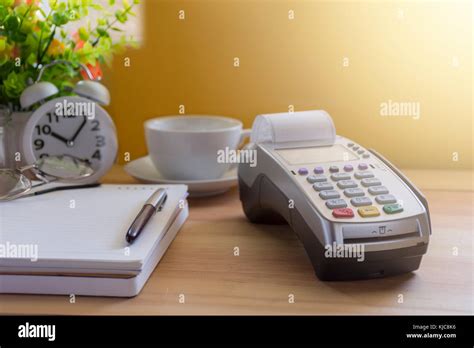 تصویر کا نتیجہ برائے Tabletop Credit Card Terminal