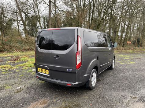 Toradh íomhá ar Ford Transit Custom Camper in Peppermint Green