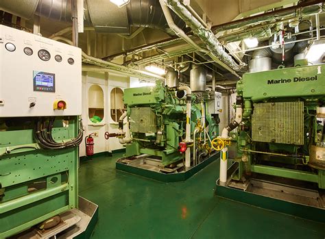 WW2 Marine Engine Room に対する画像結果