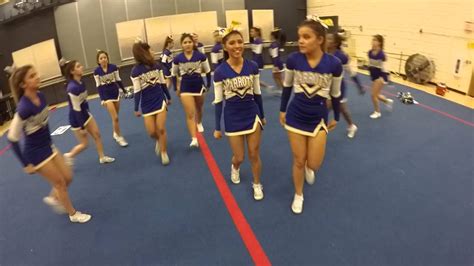 Cheerleading Straddle Sit に対する画像結果