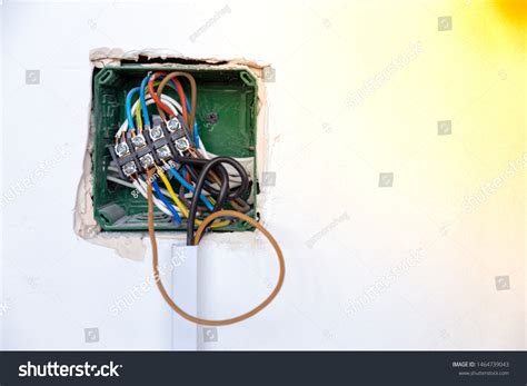Toradh íomhá ar Electrical Wiring Box Connection