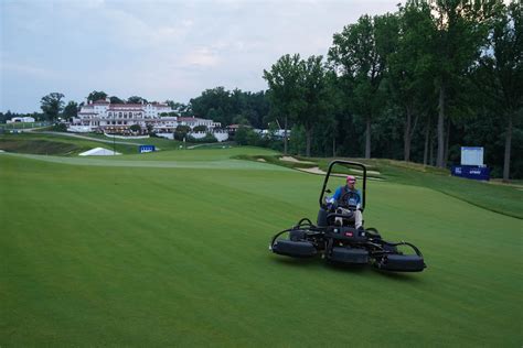 Job Interview at a Golf Course に対する画像結果