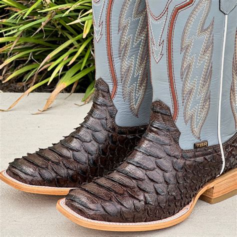 Toradh íomhá ar Brown Python Boots